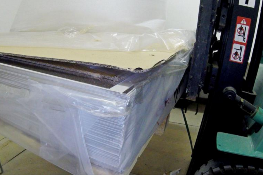 Ürünün dış kasası aluminyumdan üretilmektedir.